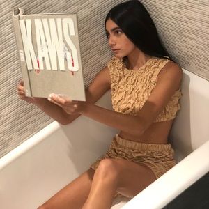 Crunchy crop top fashion streetstyle